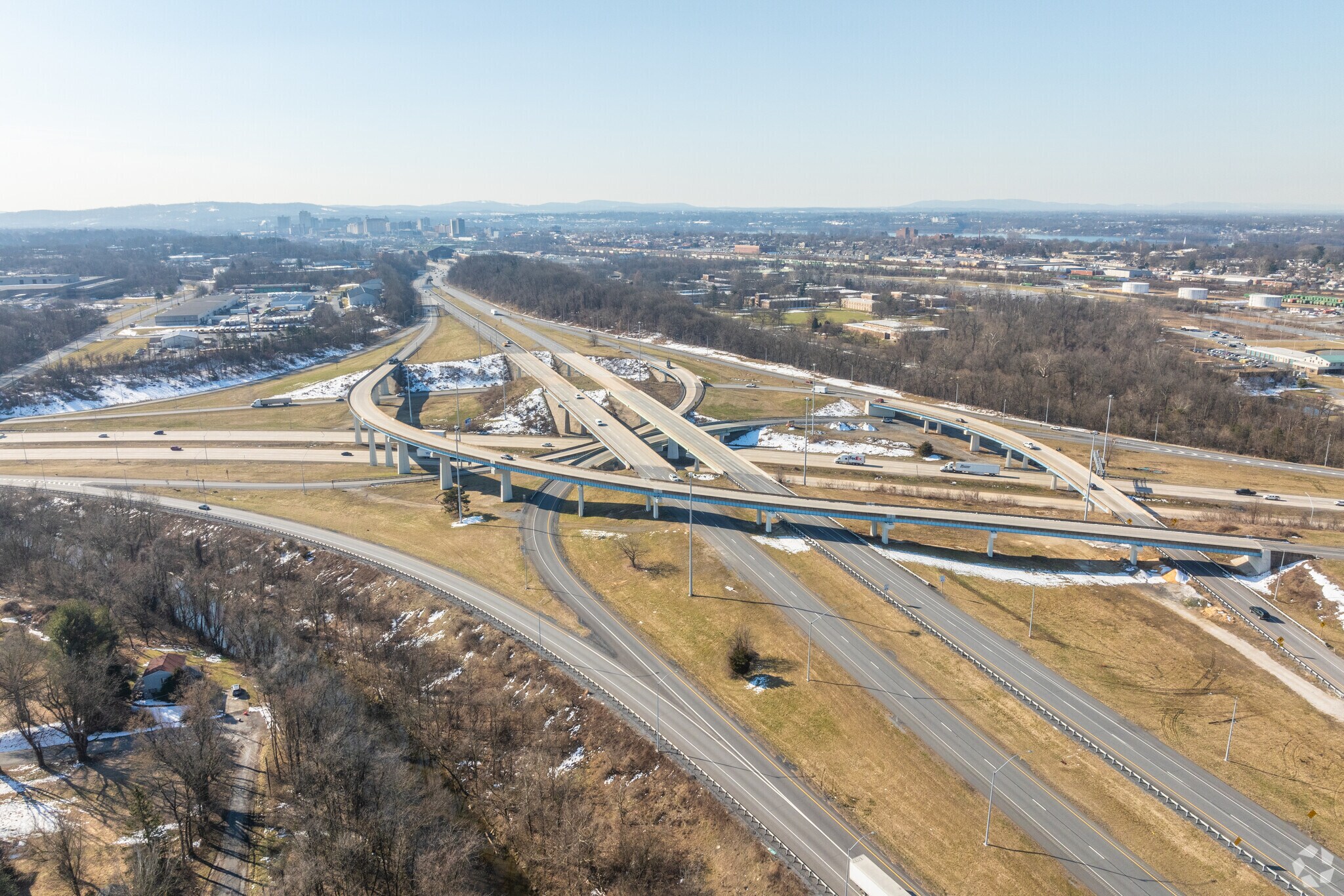 Route 22 and Route 81 intersect nearby North West Lower Paxton with easy access to Harrsburg.