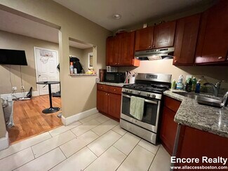 36 Euston St Unit 12-1, Brookline, MA 02446