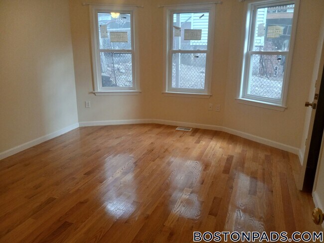 207 Harvard St unit 2, Dorchester Center, MA 02124 - photo 3