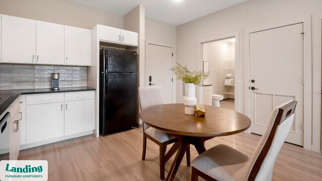 645 N Front St unit 452, Memphis, TN 38107 - photo 4