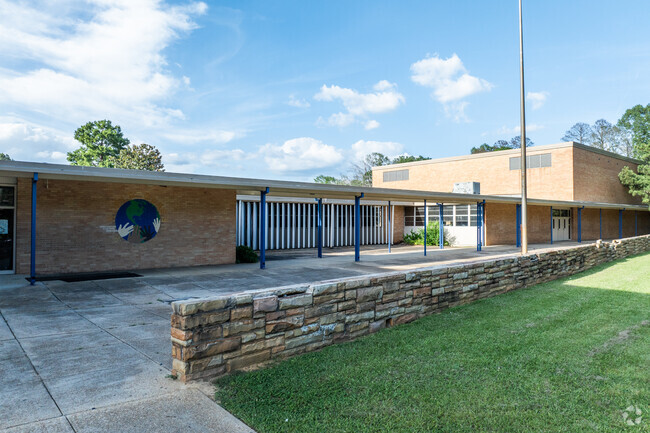 Whitten Middle School encourages student engagement in extracurricular activities and clubs.