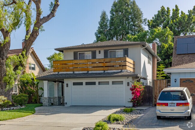 Buyers can find split-levels in Anderson East from 1.1 to 1.6 million dollars.