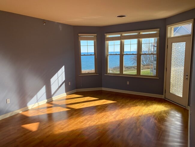 The Landing at Park Shore unit 341, Saint Francis, WI 53235 - photo 5