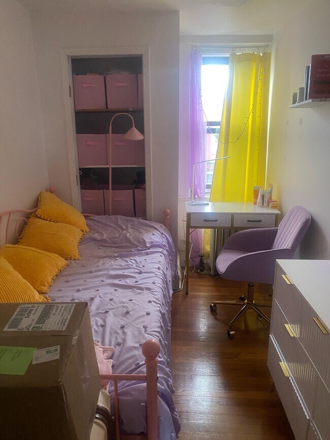 2067 32nd St unit 3 RD FL, Astoria, NY 11105 - photo 6