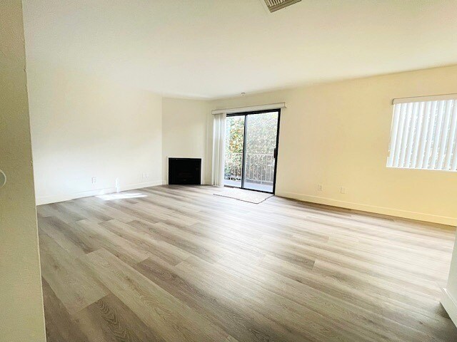 112 S St Andrews Place unit 4, Los Angeles, CA 90004 - photo 1