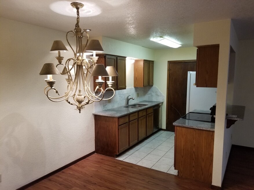 Dinning/ kitchen