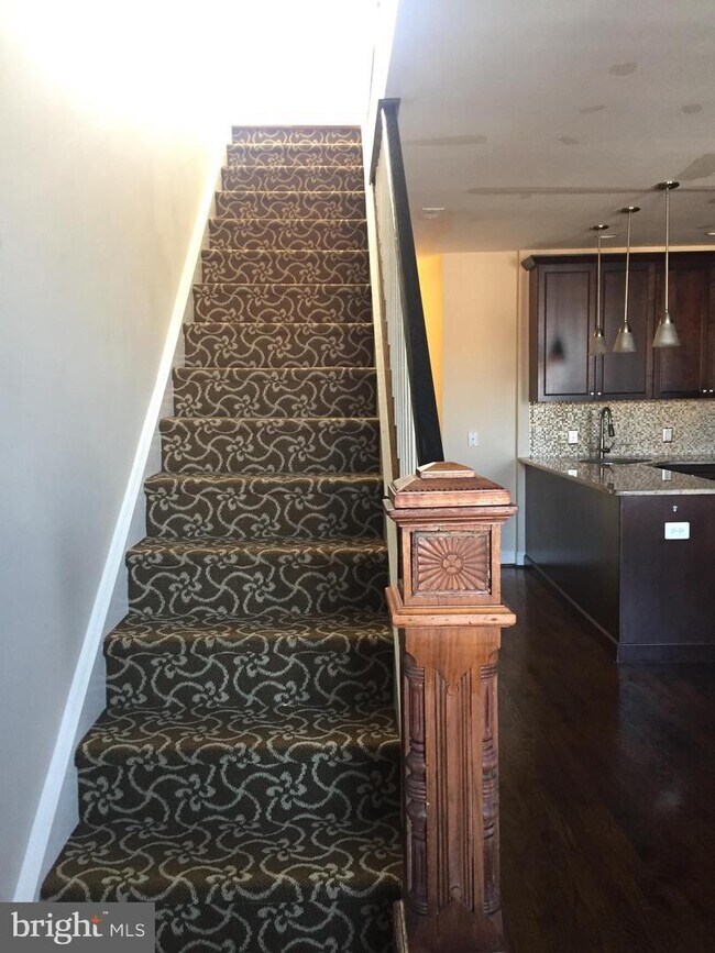 1727 S Broad St unit B, Philadelphia, PA 19148 - photo 7