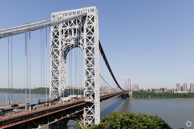 Haworth offers easy access to Manhattan with the George Washington Bridge just a short drive away.