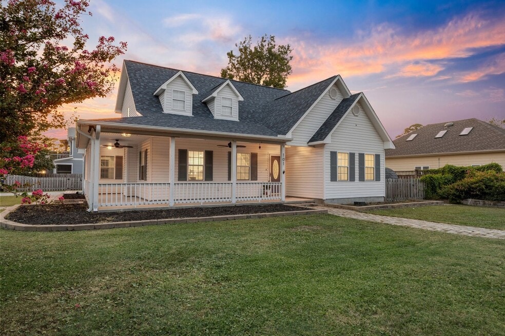 101 N 6th St, Carolina Beach, NC 28428 - photo 1