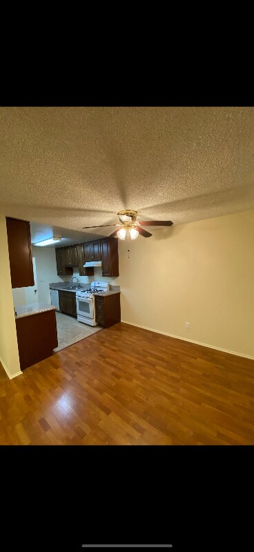 223 E Acacia Ave unit 14, Glendale, CA 91205 - photo 2