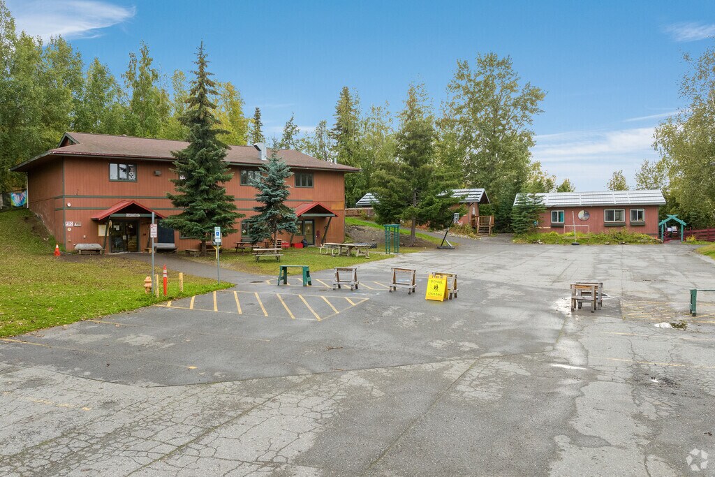 Anchorage Waldorf School offers a great education to Anchorage students.