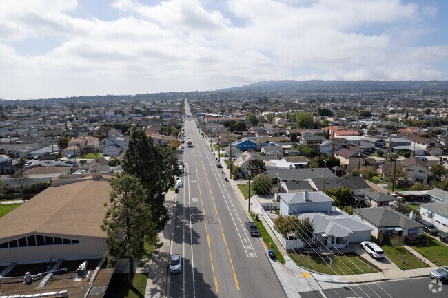 Lomita offers a variety of flat land and hilly areas.