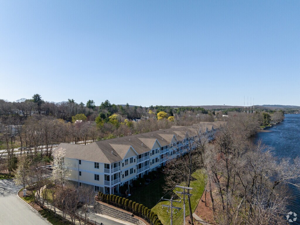 About The Pointe, Manchester NH HOAs, Reviews, Amenities