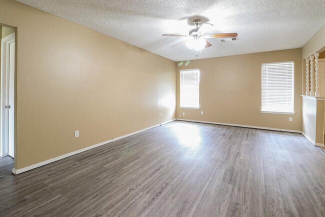 1212 SE 11th St, Moore, OK 73160 - photo 6