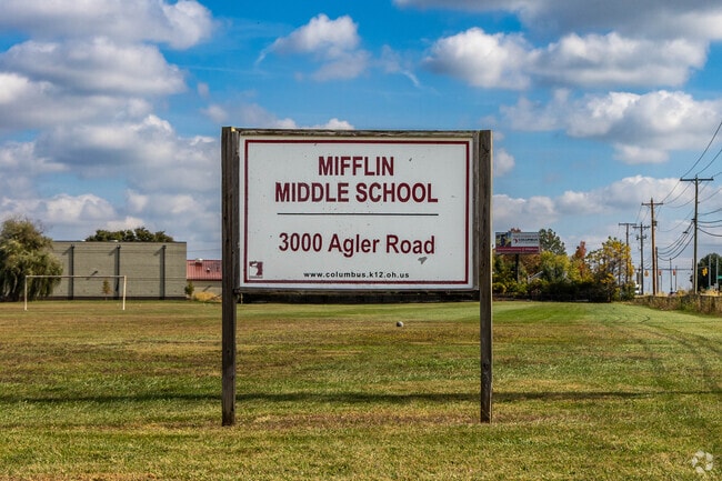 Bridgeview's Mifflin Middle School is the home of the Bulldogs.