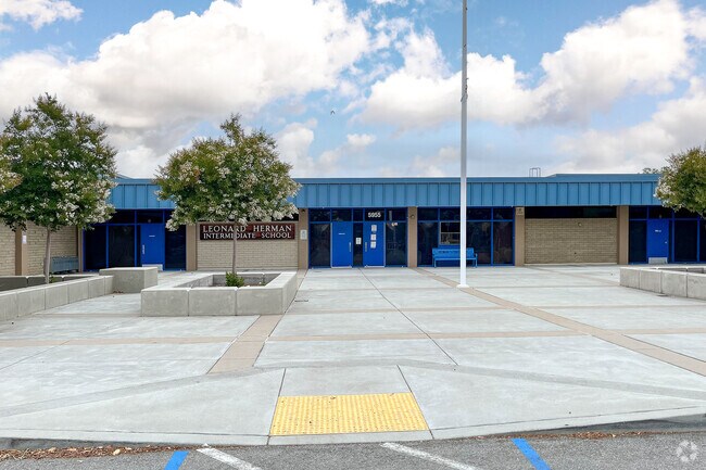 Herman Leonard Intermediate earns a B+ and sits at the heart of Shawnee’s walkable layout.
