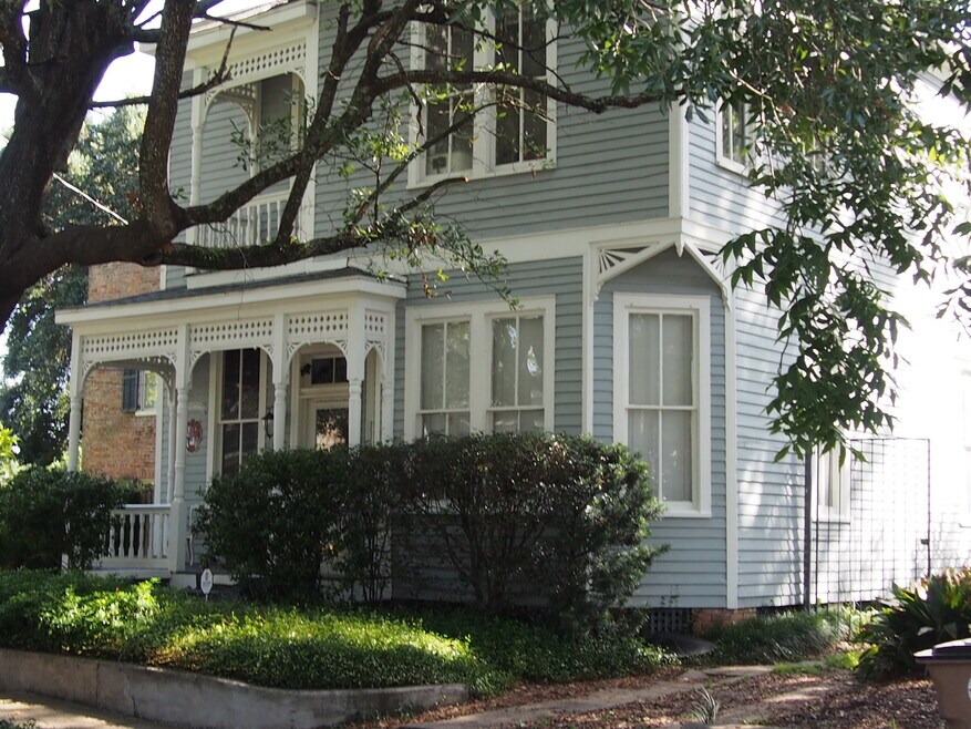 310 N Conception St unit 3, Mobile, AL 36603 - photo 1