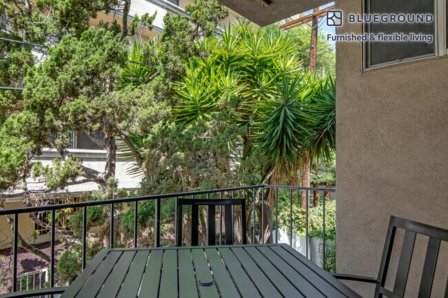 115 N Wetherly Dr unit FL2-ID777, Los Angeles, CA 90048 - photo 4