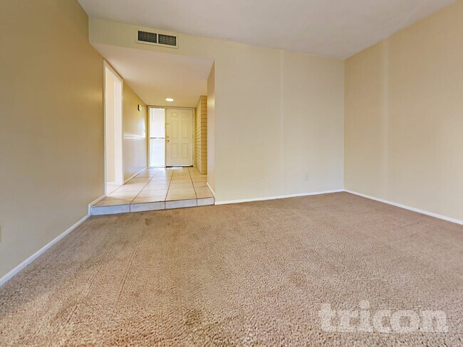 4127 W Mission Ln, Phoenix, AZ 85051 - photo 5