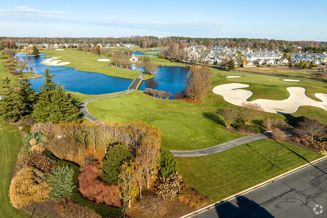The colors of late autumn on The Peninsula shine through against Baywood Greens.