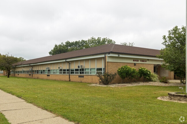 River Forest Elementary School provides education in the neighborhood of 
New Chicago