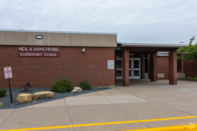 Armstrong Elementary School provides education in the neighborhood of 
Cottage Grove