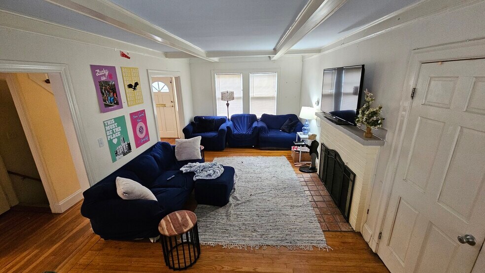 52 Greycliff Rd, Brighton, MA 02135 - photo 1