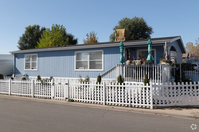 Cimarron Village is a small neighborhood in the heart of Broomfield