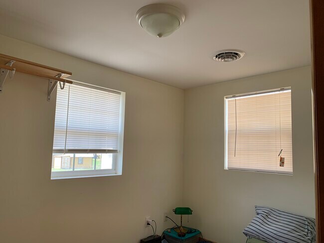 3rd bedroom or office space