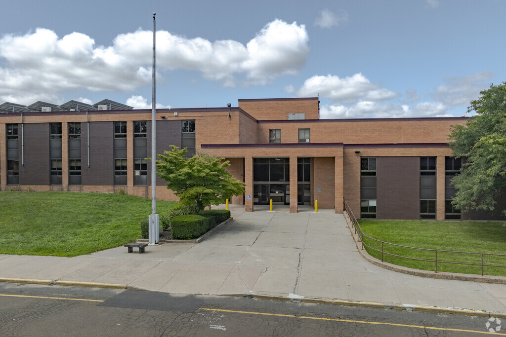 Mark T. Sheehan High School is located at 142 Hope Hill Road in Wallingford, CT.