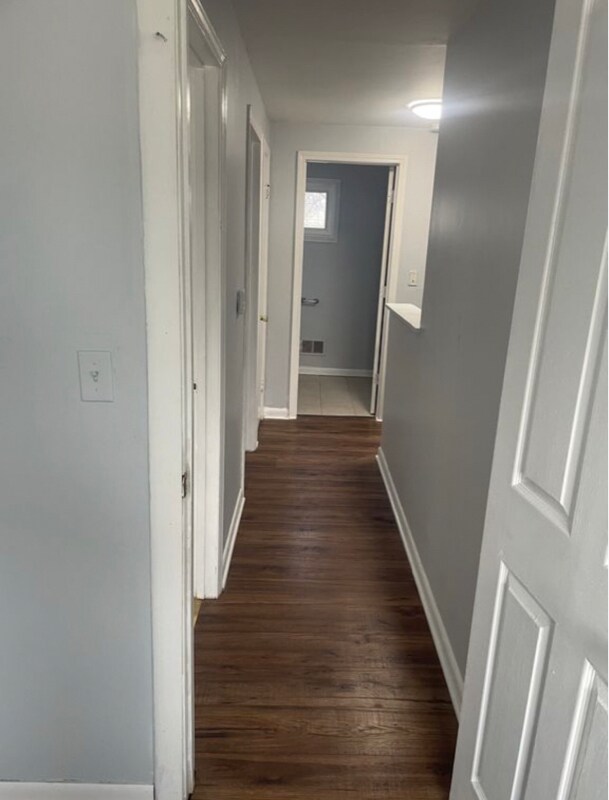 9412 Potter Rd, Des Plaines, IL 60016