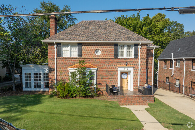 Admire this colonial style house in University Area.