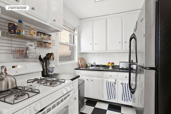 77 E 12th St, New York, NY 10003 - photo 3