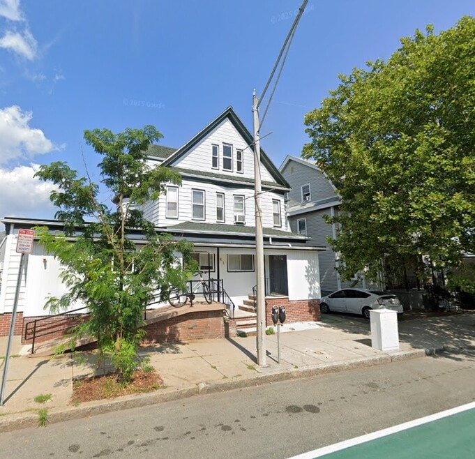 741 Broadway unit 2, Somerville, MA 02144 - photo 1