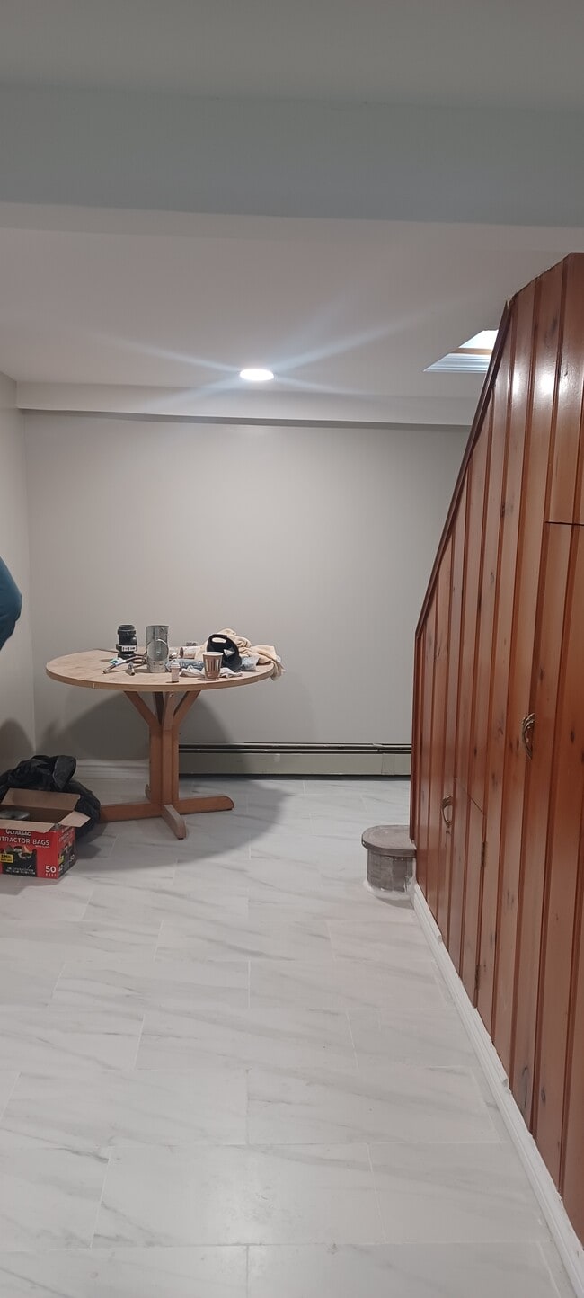 240 N Cottage St unit Valley, Valley Stream, NY 11580 - photo 3