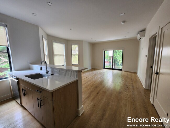 74 Bailey St unit 69 - 305, Dorchester Center, MA 02124 - photo 2