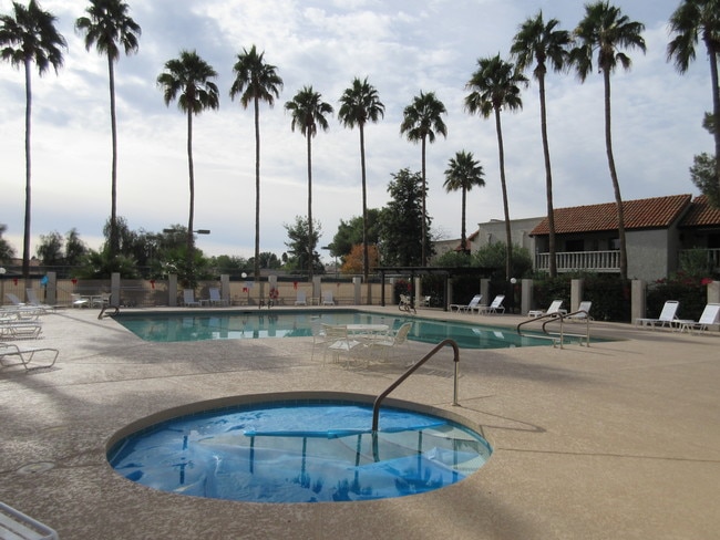 8651 E Royal Palm Rd unit 209, Scottsdale, AZ 85258 - photo 2