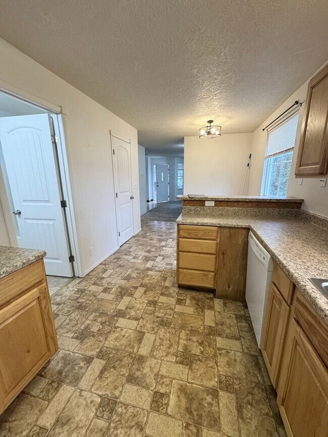 6515 W Butte St, Boise, ID 83704 - photo 7