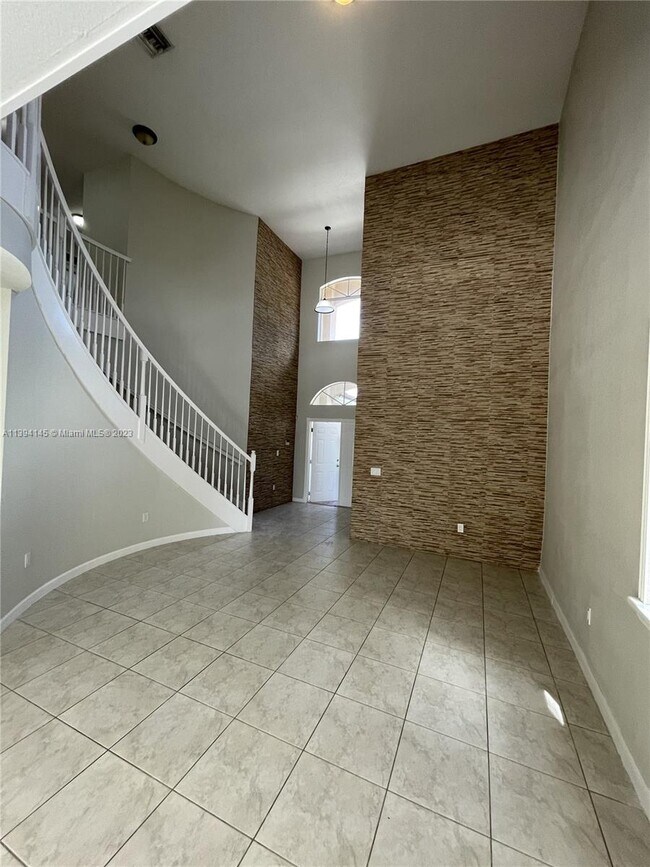 2240 SE 19th Ave, Homestead, FL 33035 - photo 2