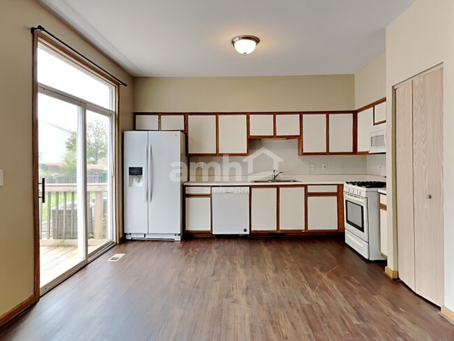 14017 Emerald Ct, Plainfield, IL 60544 - photo 3