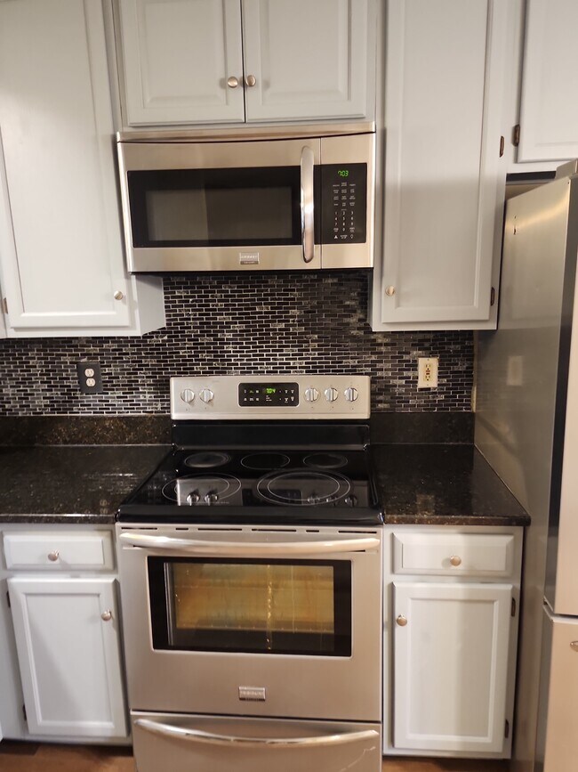 9308 Gordon Ct, Laurel, MD 20723 - photo 3