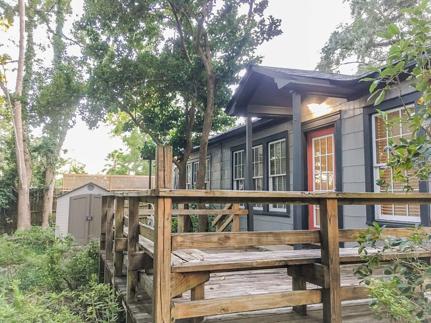 Large front deck.