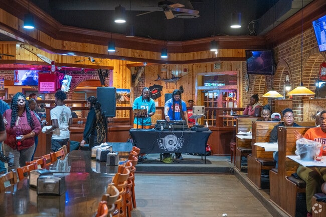 Crab Barrack has local DJ's every weekend for an rocking atmosphere in Roebuck.