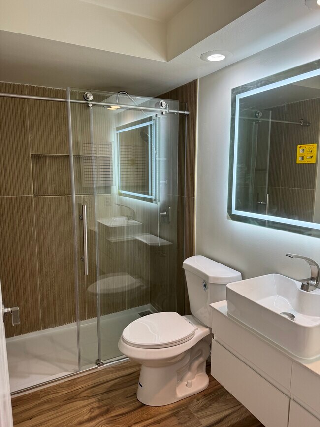 328 N Allen St, Madison, WI 53726 - photo 4