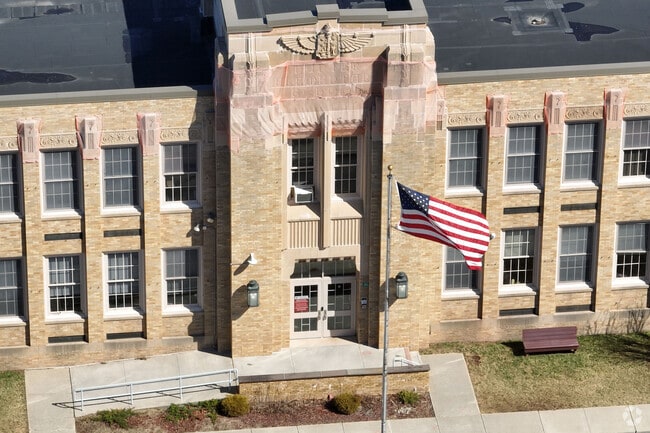 Hunter Elementary School has a B- on Niche.