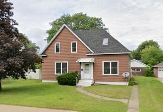 1428 Highland Ave, Eau Claire, WI 54701