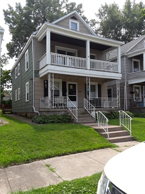 715 E 4th St unit 2nd flr, Erie, PA 16507 - photo 1