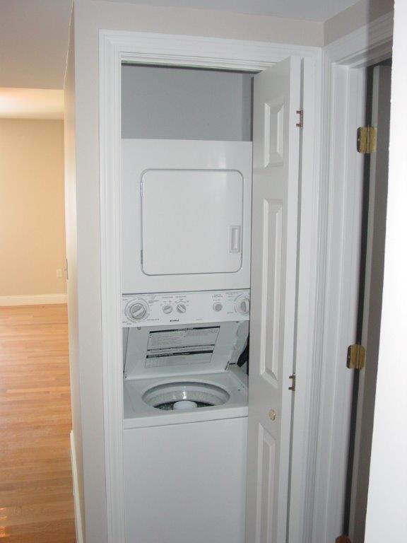 Washer/Dryer in Unit