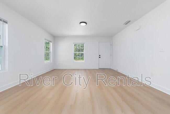 6377 Alliance Ave, Keystone Heights, FL 32656 - photo 2