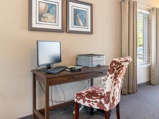 Hamilton Trace, Okemos, MI 48864 - photo 2